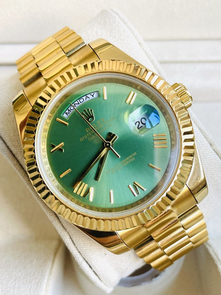 Rolex Day-Date Olive Dial 228235 | Automatic Garantie