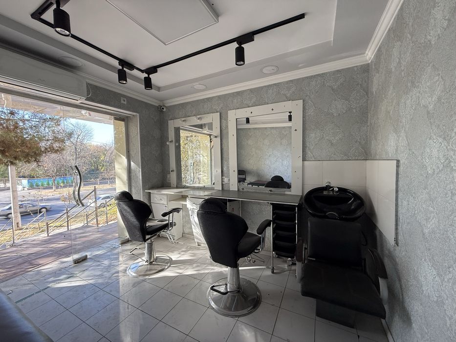 Мини Салон с Мебелью Вдоль дороги