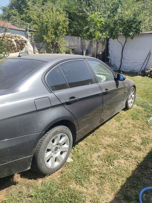 BMW seria 3 avariat partea stânga