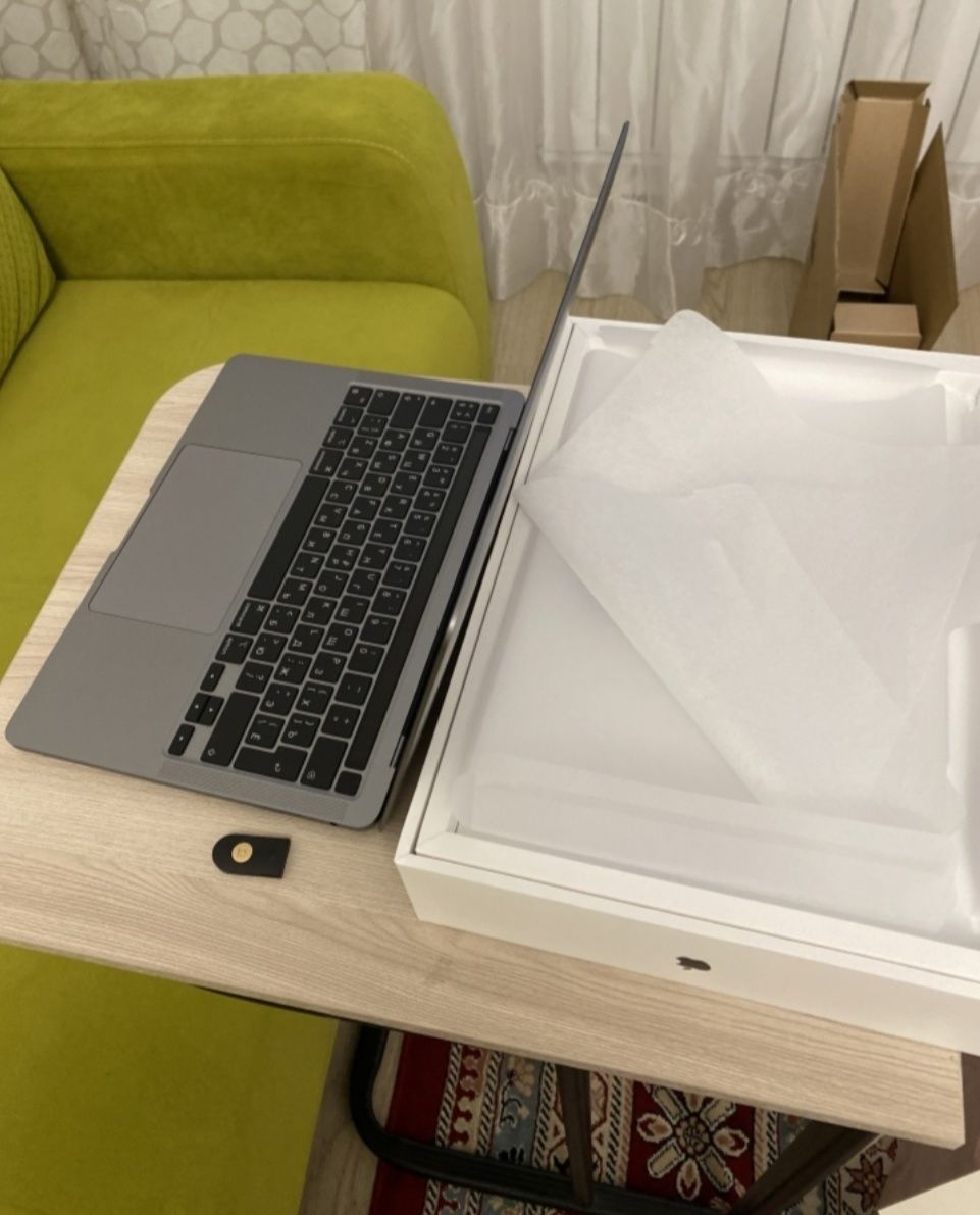 МакБук Apple M2 MacBook Pro 13 256gb 2022 Space Grey M2  (MNEH3)