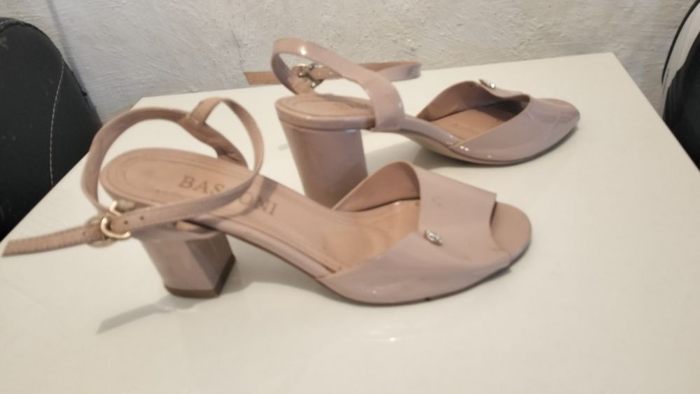Продам туфли и босоножки  37 р, 38 р  б/у 3500тг
