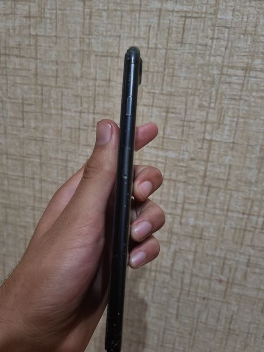 Iphone 7 plus 128gb ekran sinmagan bu zashitka