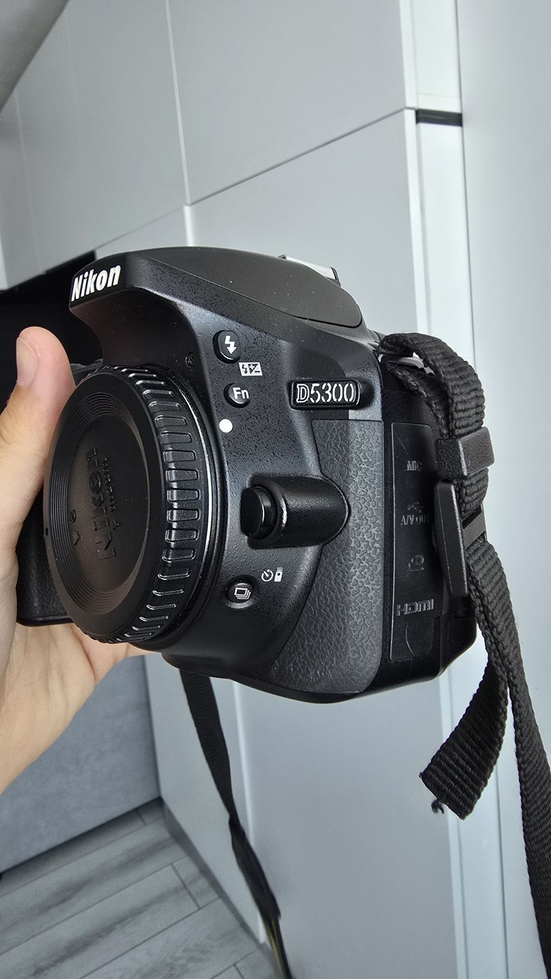 Kit DSLR Nikon D5300