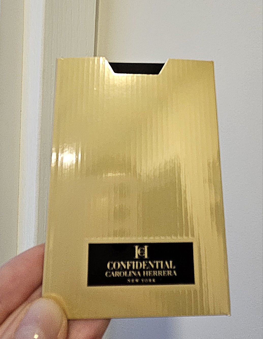 Carolina Herrera Confidential TRUE OUD EDP 100мл