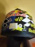Продавам каска red bull
