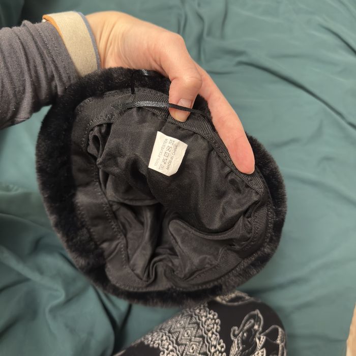 Шапка бинни пушистая