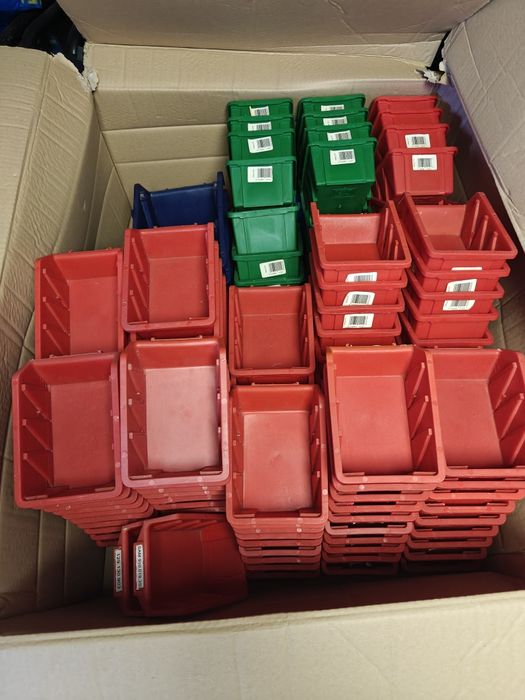 278 cutii / casete de organizare PVC