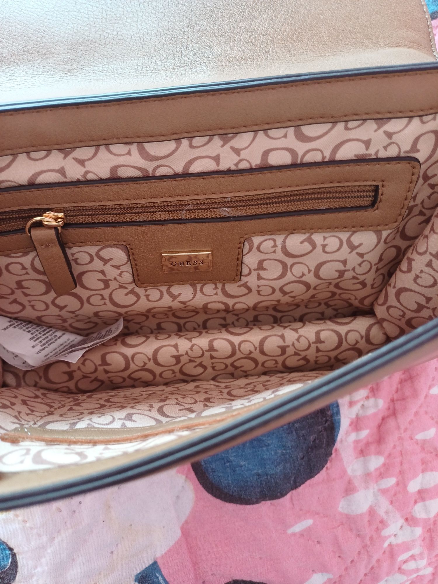Дамска чанта Guess