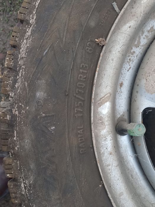 Продам зимний R13