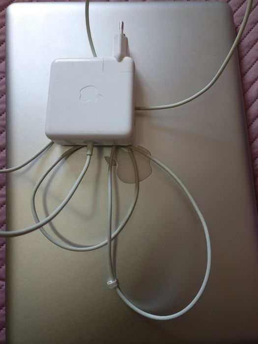Vand Macbook Pro 15" mid 2010