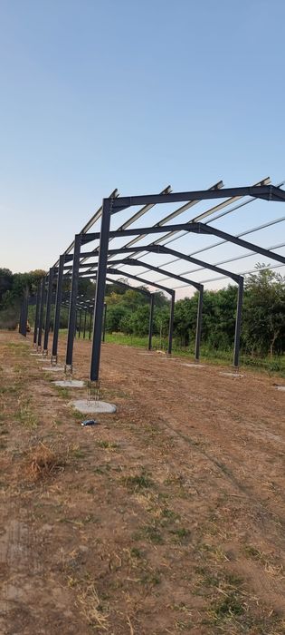 Vând structură metalică 10×20×4h