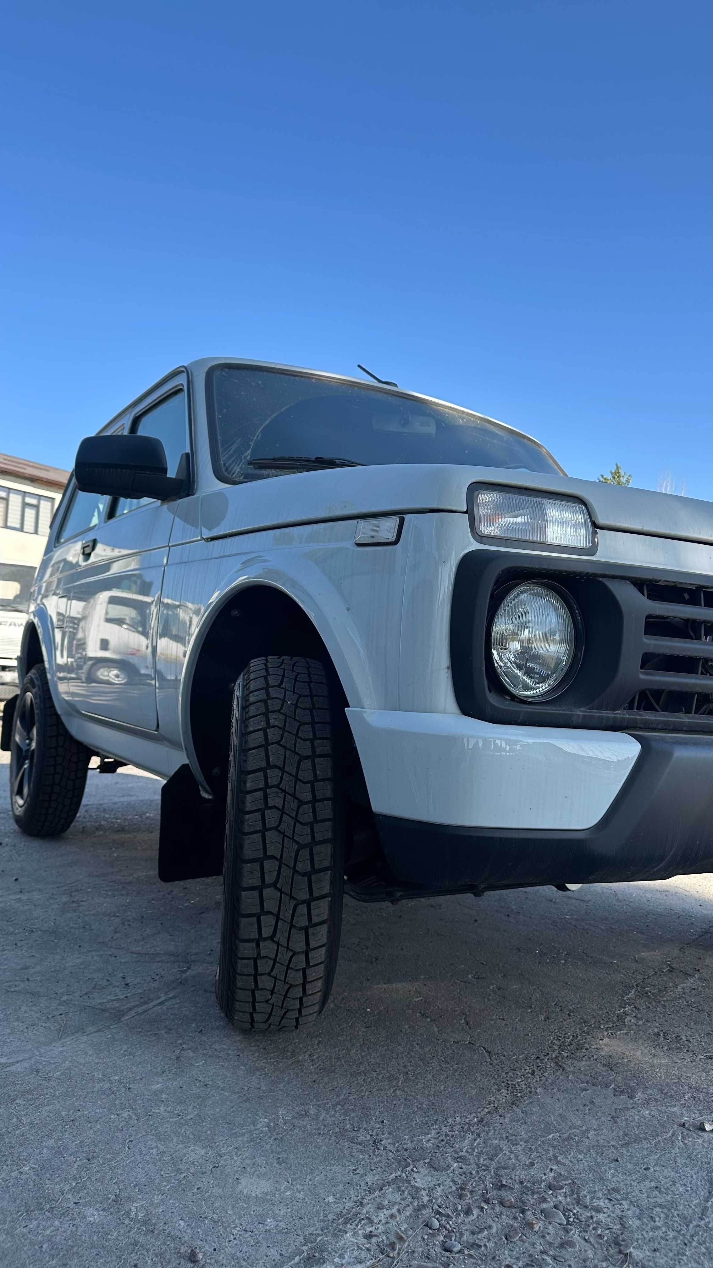 LADA Niva Legend