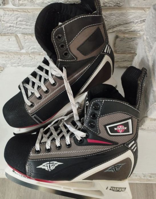 Продам коньки хоккейные