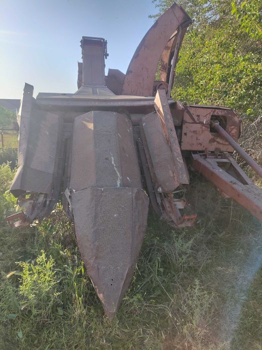 Комбайн кукурузоуборочный-силосоуборочный прицепной  Херсонец