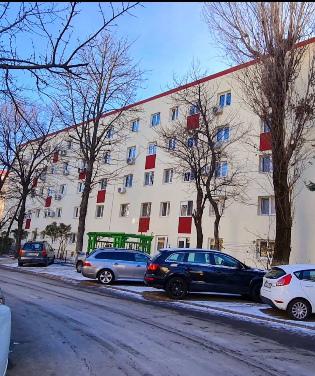 Vand apartament cu 2 camere Berceni Lamotesti + loc de parcare