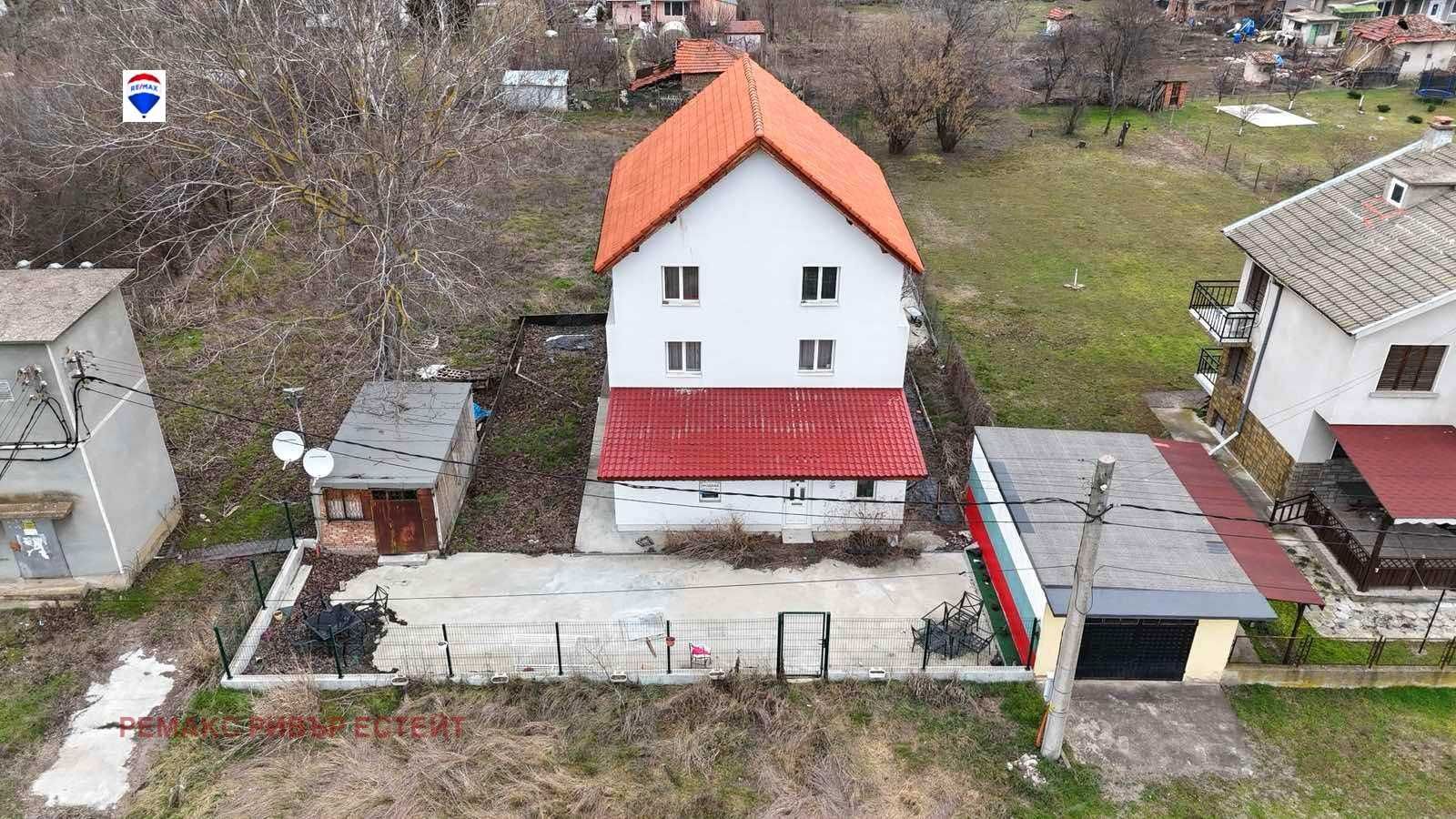 Къща на три етажа за продажба в с. Ряхово, обл. Русе