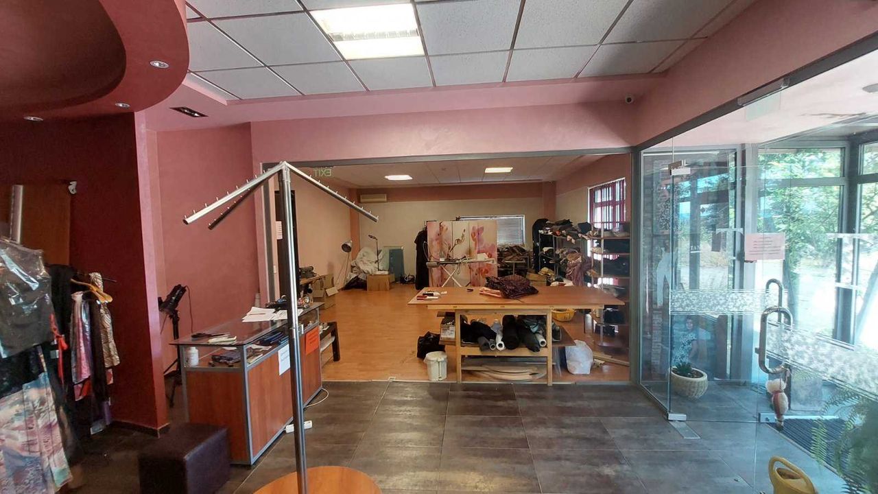 Дава се под наем Промишлена сграда в Карлово - 714 кв.м за 1850 € - Снимка #22