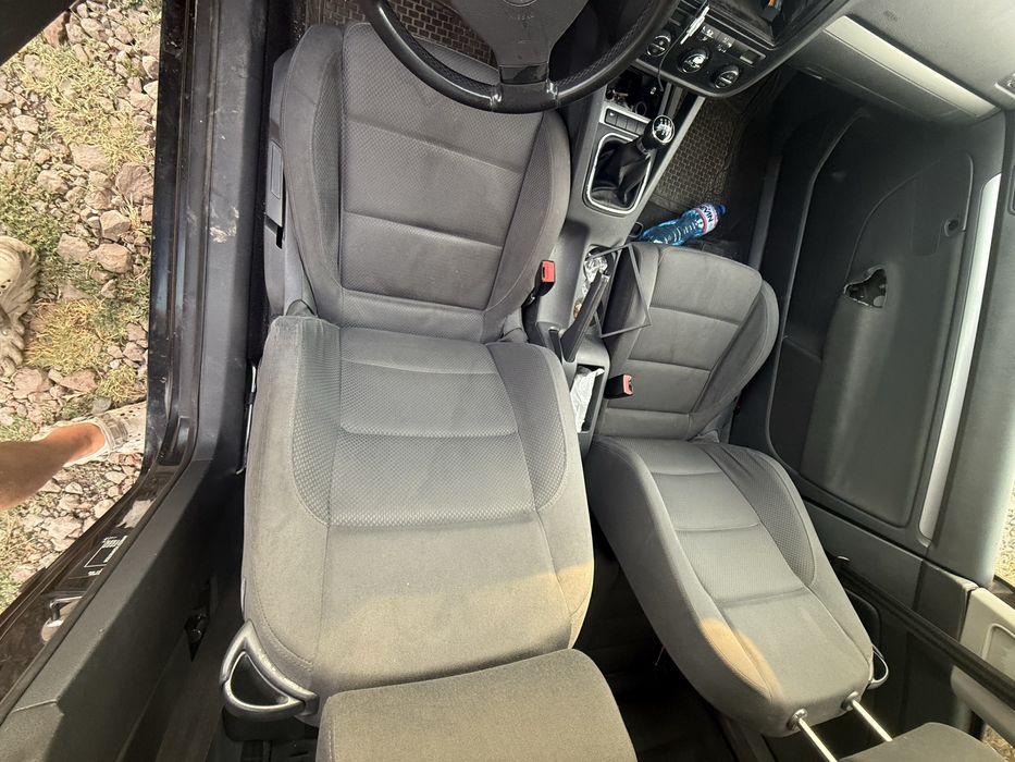 Volkswagen Golf 5  1.6 FSI - части