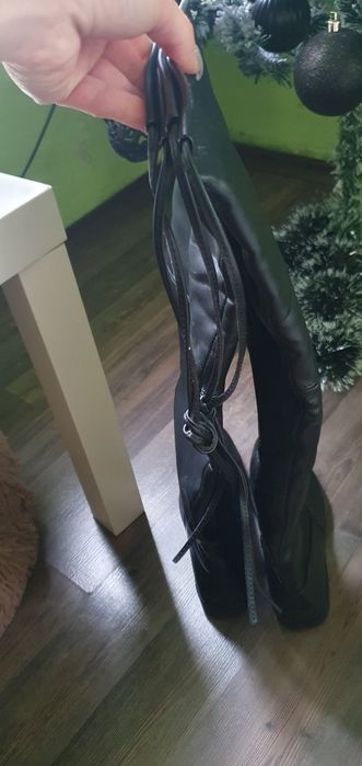 Черни кожени ниски ботуши чизми над коляното