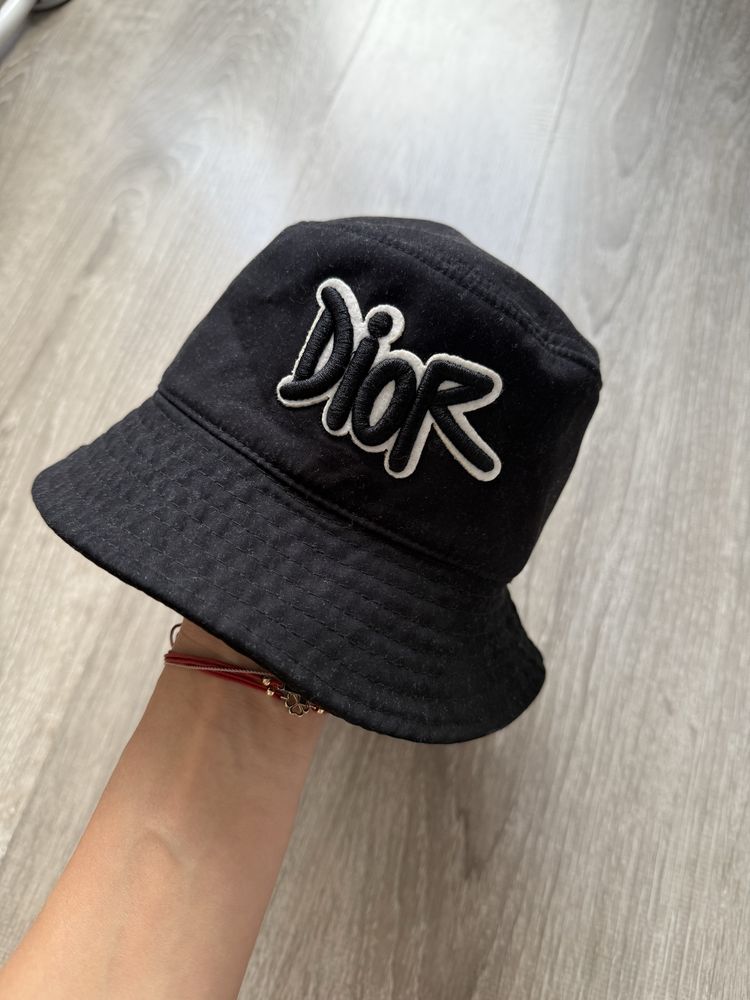 Лятна шапка Dior
