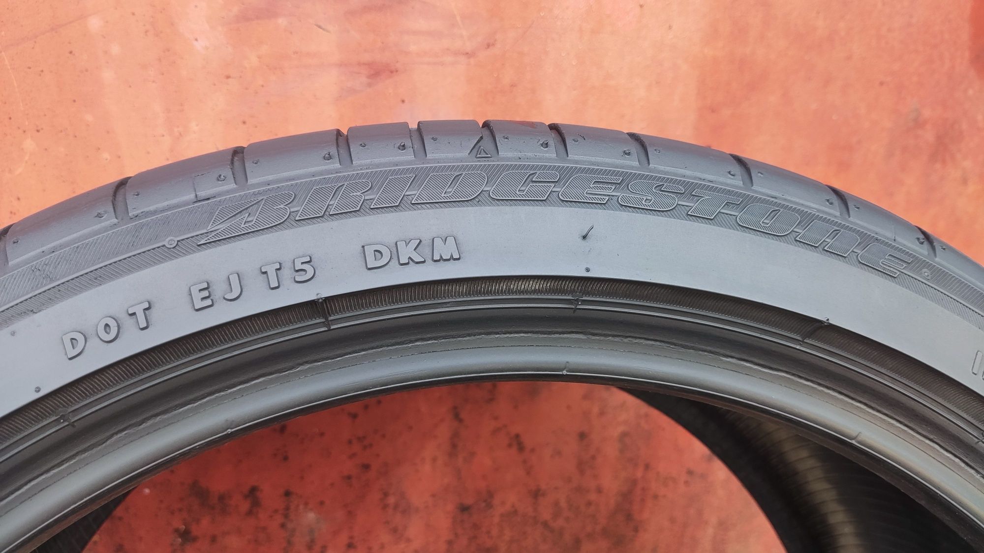 1бр. лятна гума 255/35/18 Bridgestone Potenza, XL, runflat
6.85mm 
Доб