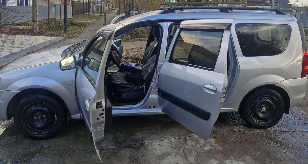 Продам машину Лада Ларгус