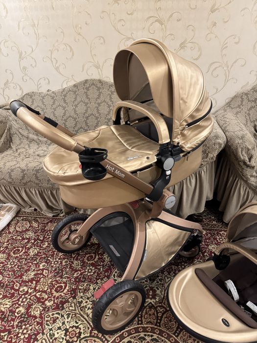 Коляска и для девочек и для мальчиков