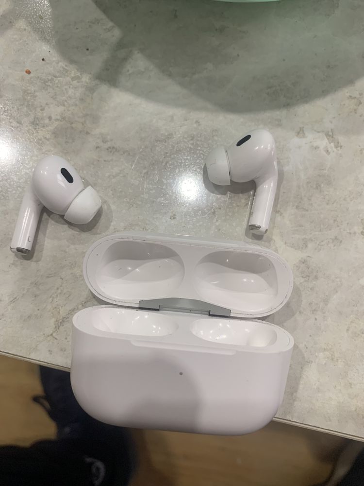 Airpods pro в хорошом состояний