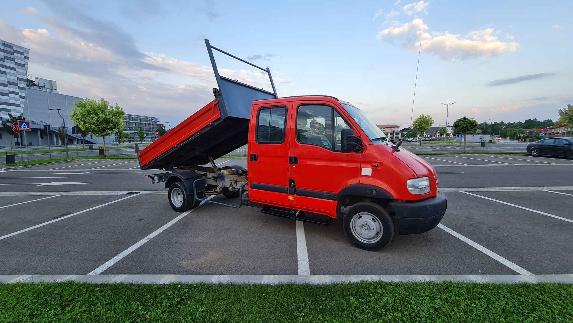 Renault Mascott 2.8L camioneta basculabil cat. B