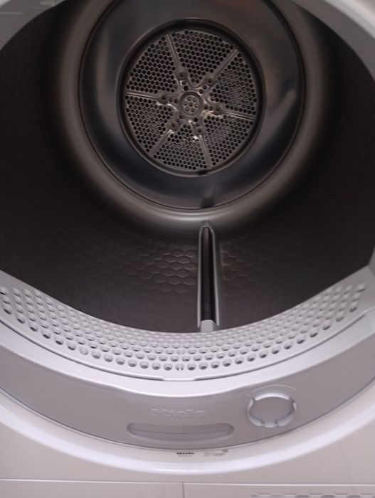 Професионална сушилня с термопомпа Миеле Miele Professional PDR 508HL