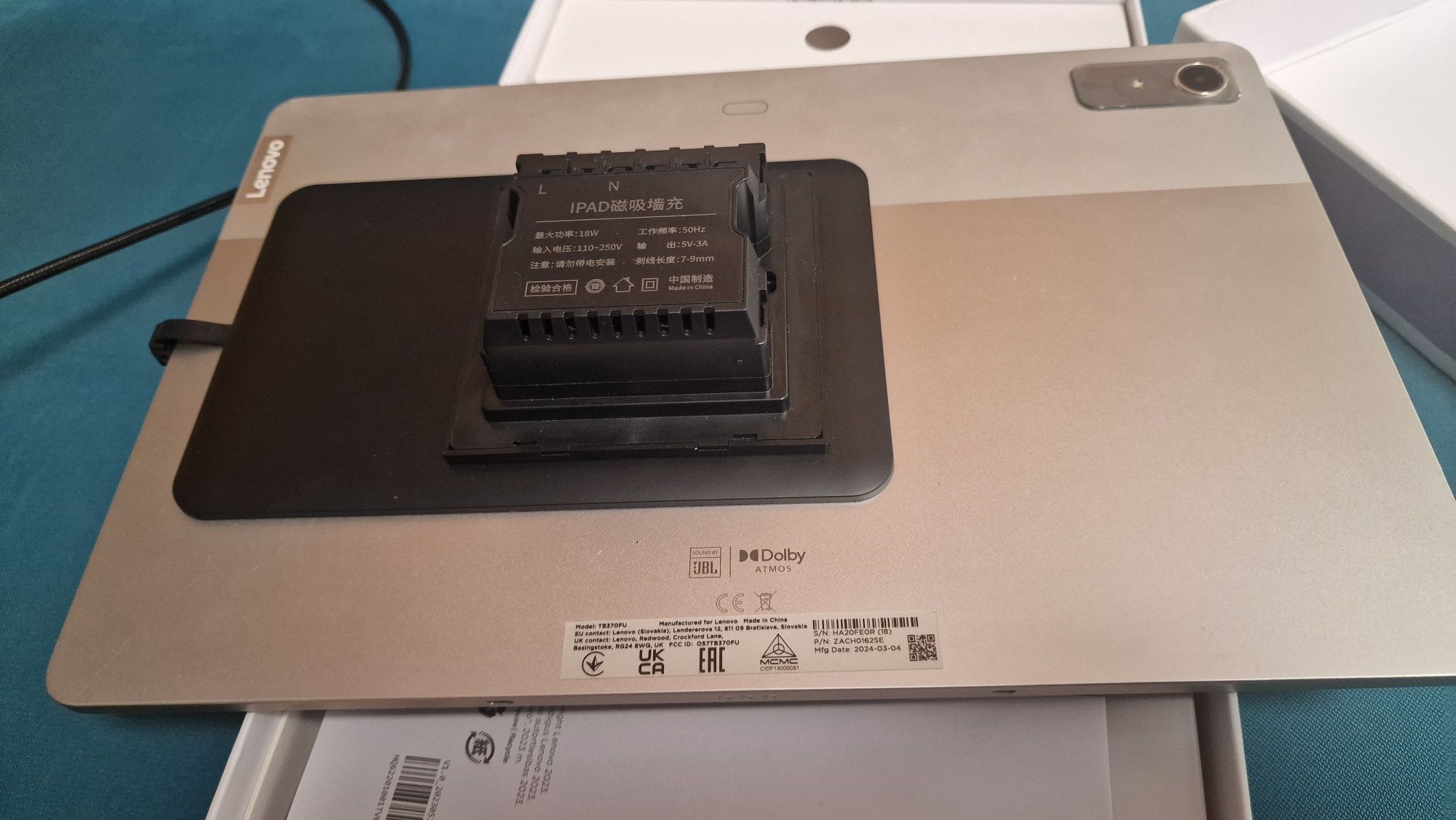 Suport magnetic de perete + încărcare wireless pentru tablete USBC