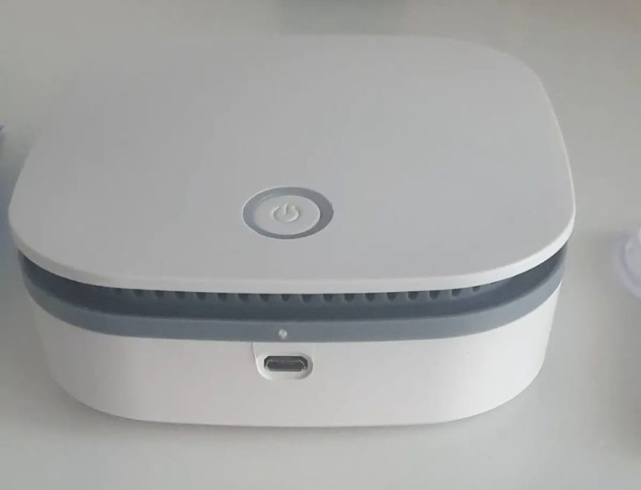 Дезенфектор, стерелизатор воздуха.