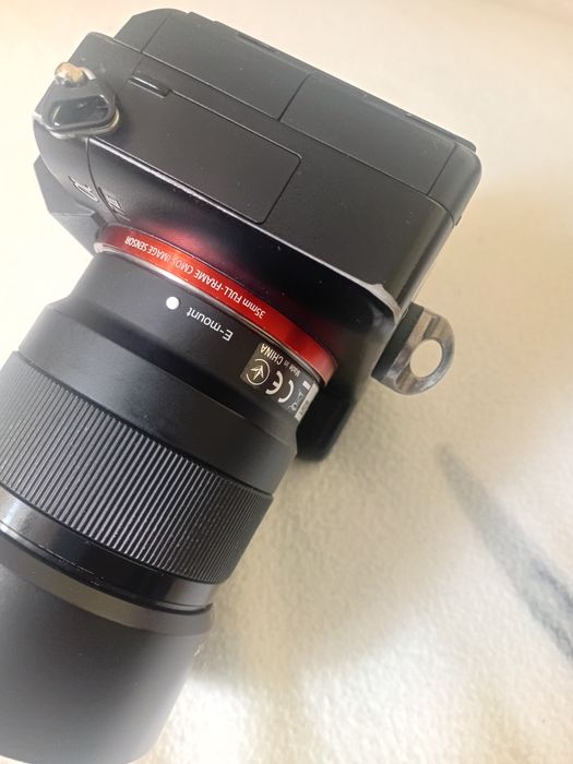 nikon 35mm 1.8g nikon 85mm sony a7iii