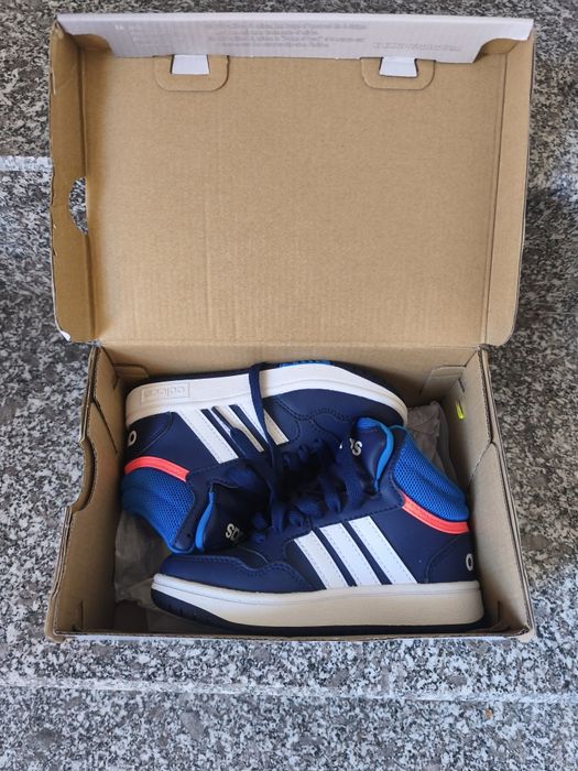 Детски обувки нови.