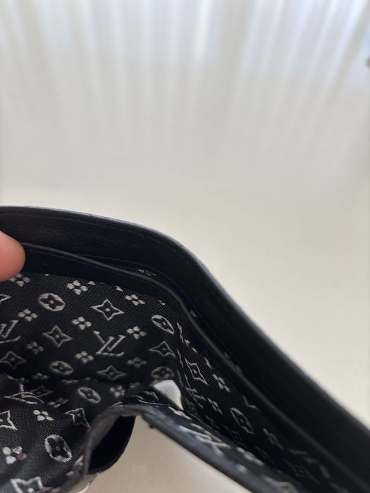 Портфей Louise Vuitton