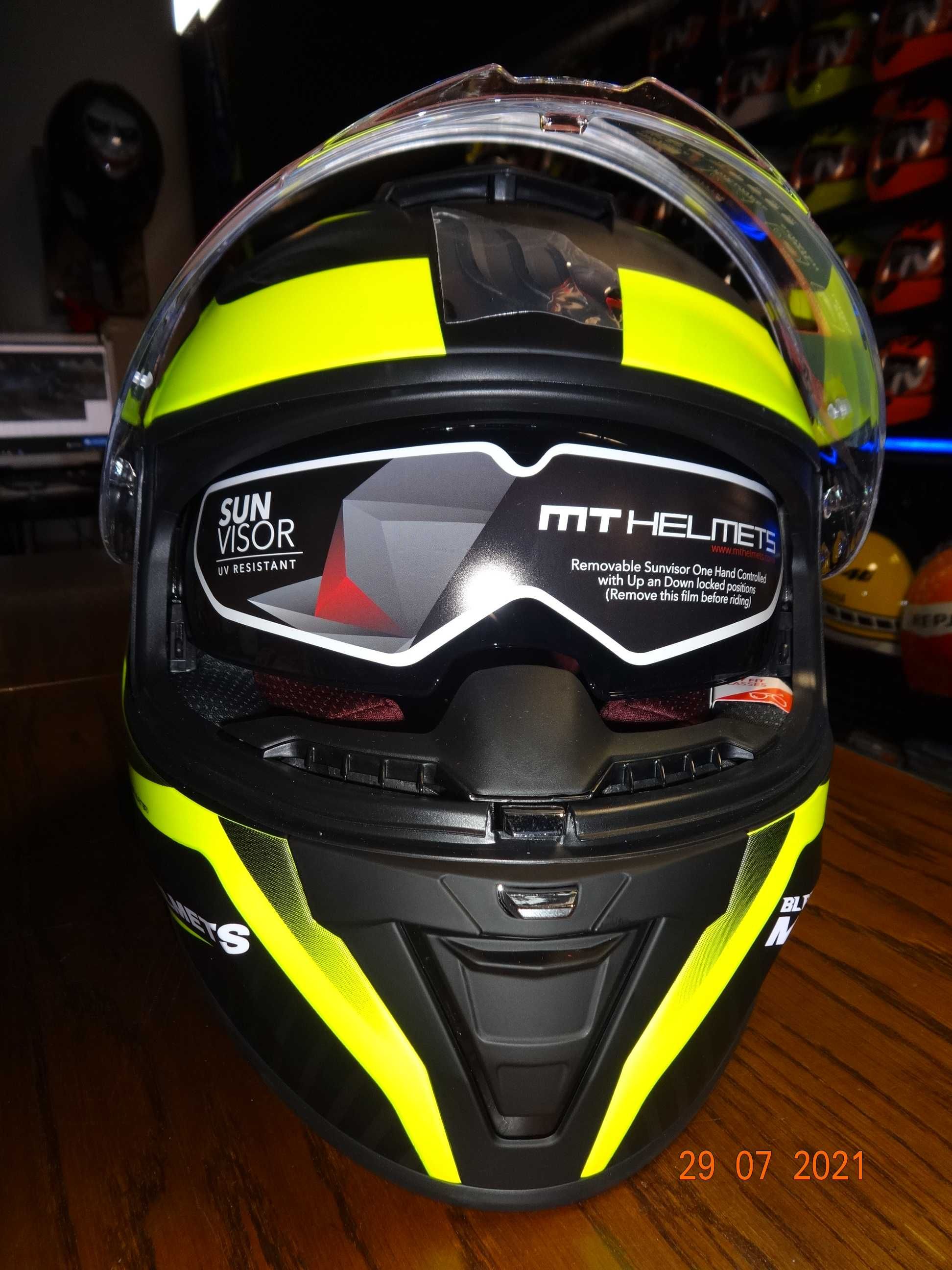 каска MT Helmets каска Blade 2 SV пистова мото каска тъмни очила