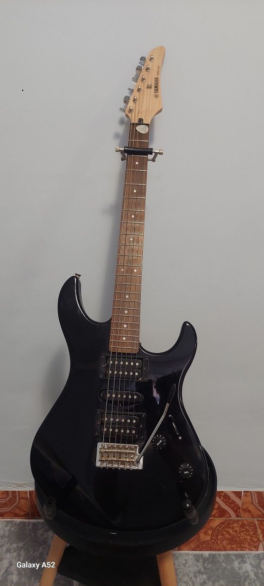 Електрическа китара (YAMAHA erg 121)