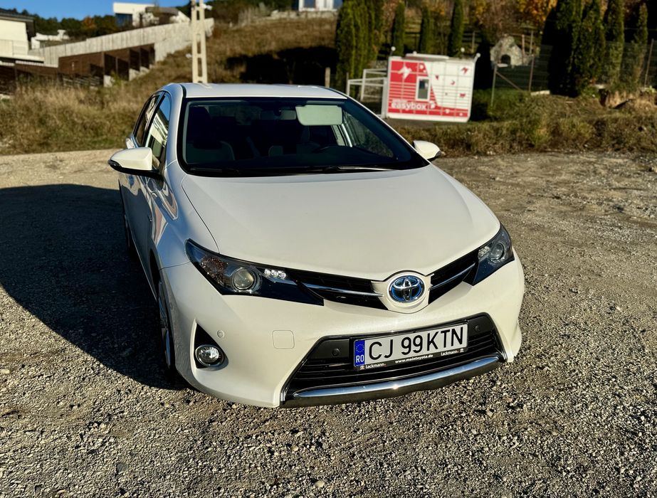 Totota Auris | Hybrid | 127.000km |