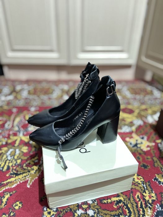 Продам женские туфли, шикарные