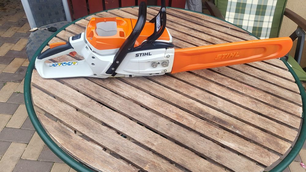 Drujba profesionala Stihl MSA 300 C