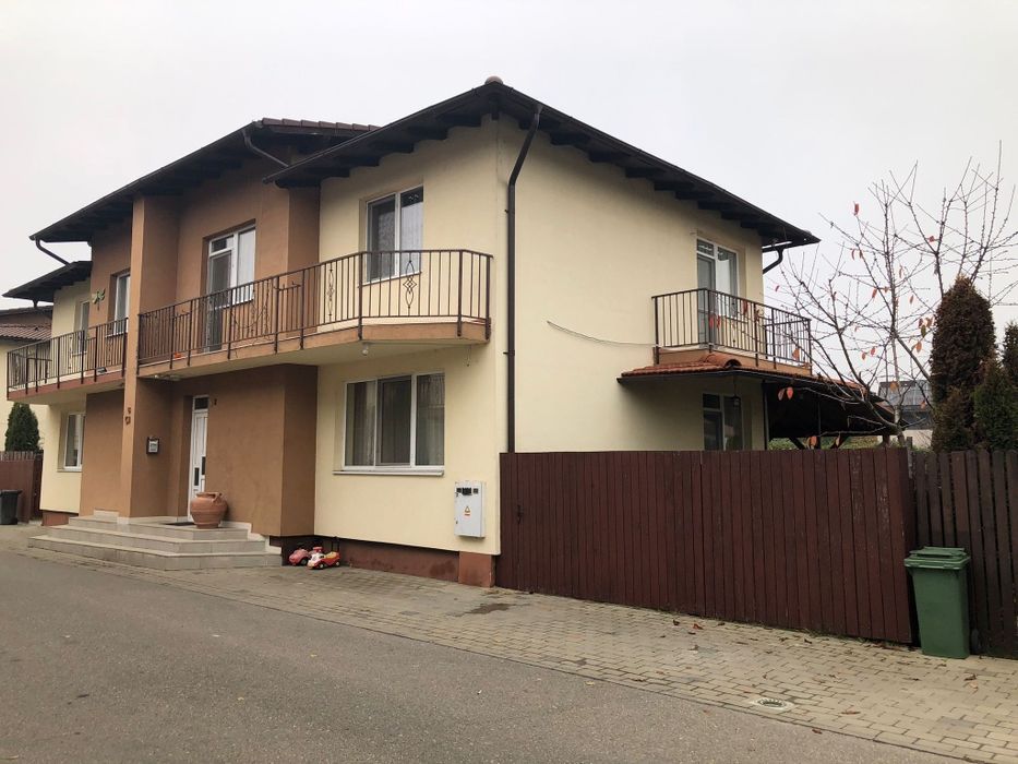 Închiriez duplex zona Terra ,preț 750 euro