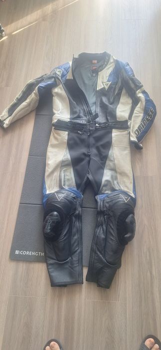 Combinezon moto Dainese 54
Pot face