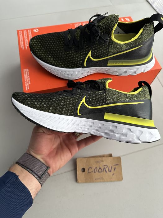 Nike Infinity Run Flyknit Sonic Yellow