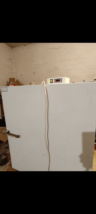 Продам сухожаровой шкаф шс-80. Биндер е28