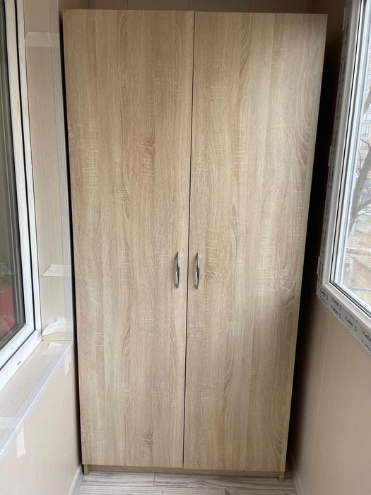 Продам шкаф с двумя верхними шкафчиками