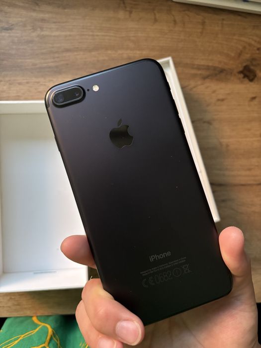 iPhone 7 plus в идеальном состоянии