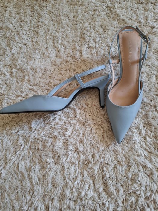 Vând pantofi noi 36