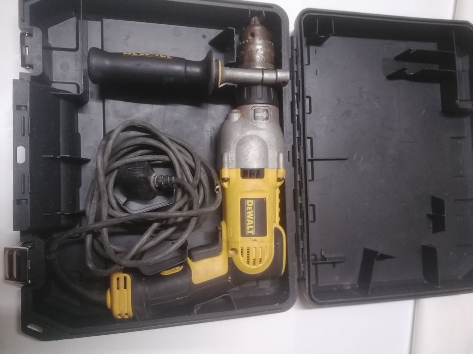 Dewalt D21570 masina de carotat cu carota diamantata