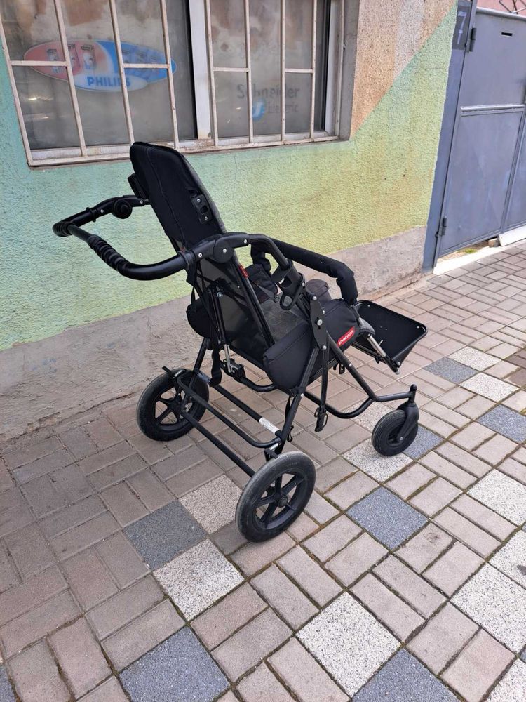 Количка за дете с увреждане