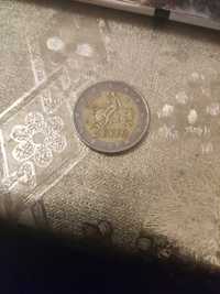 Рядка монета от 2 евро има s на шестата звезда